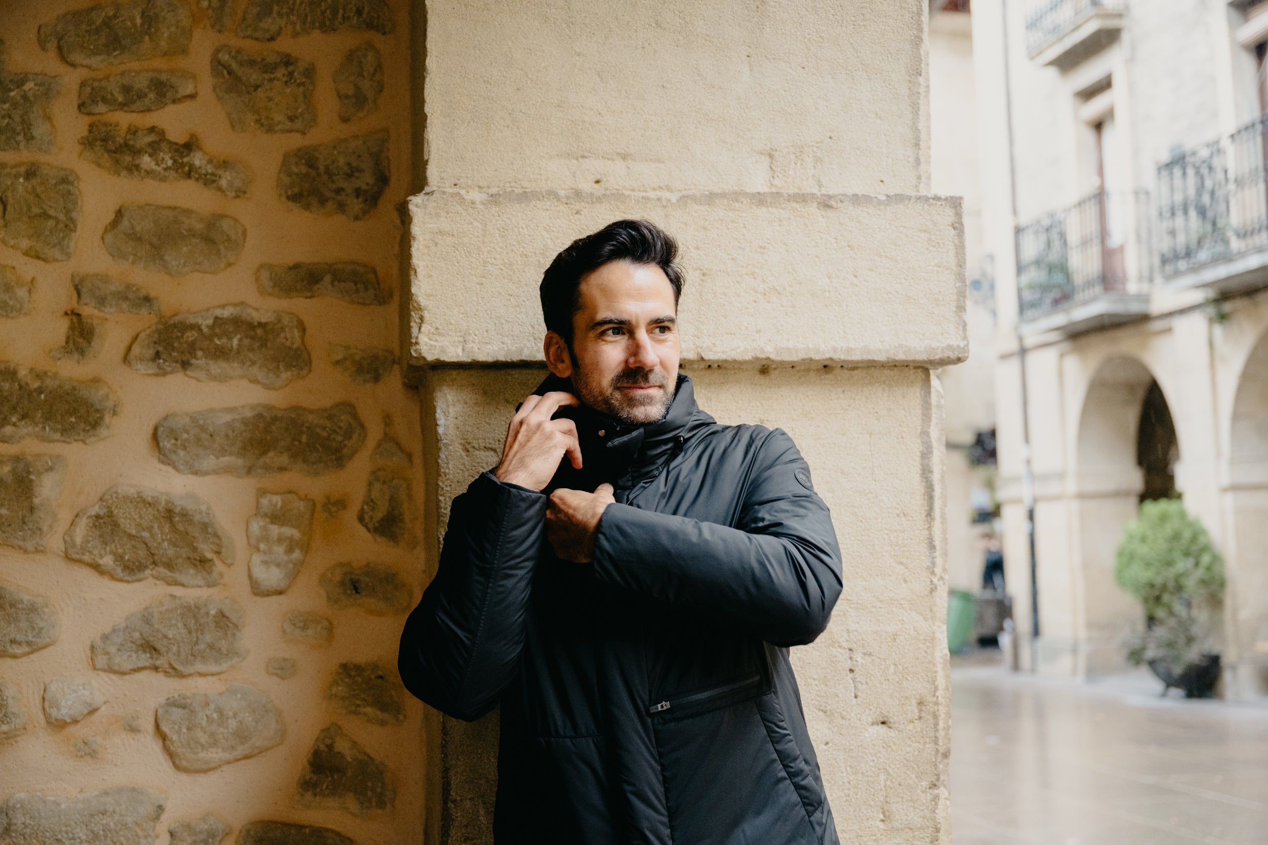 Prendas impermeables sin dejar de vestir comodo y elegante.