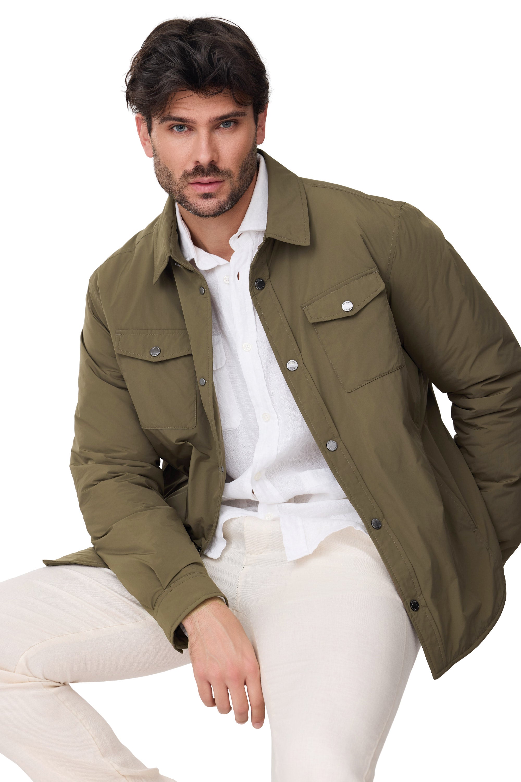 Sobrecamisa Gonzalo primavera para hombre verde con bolsillo detalle broches