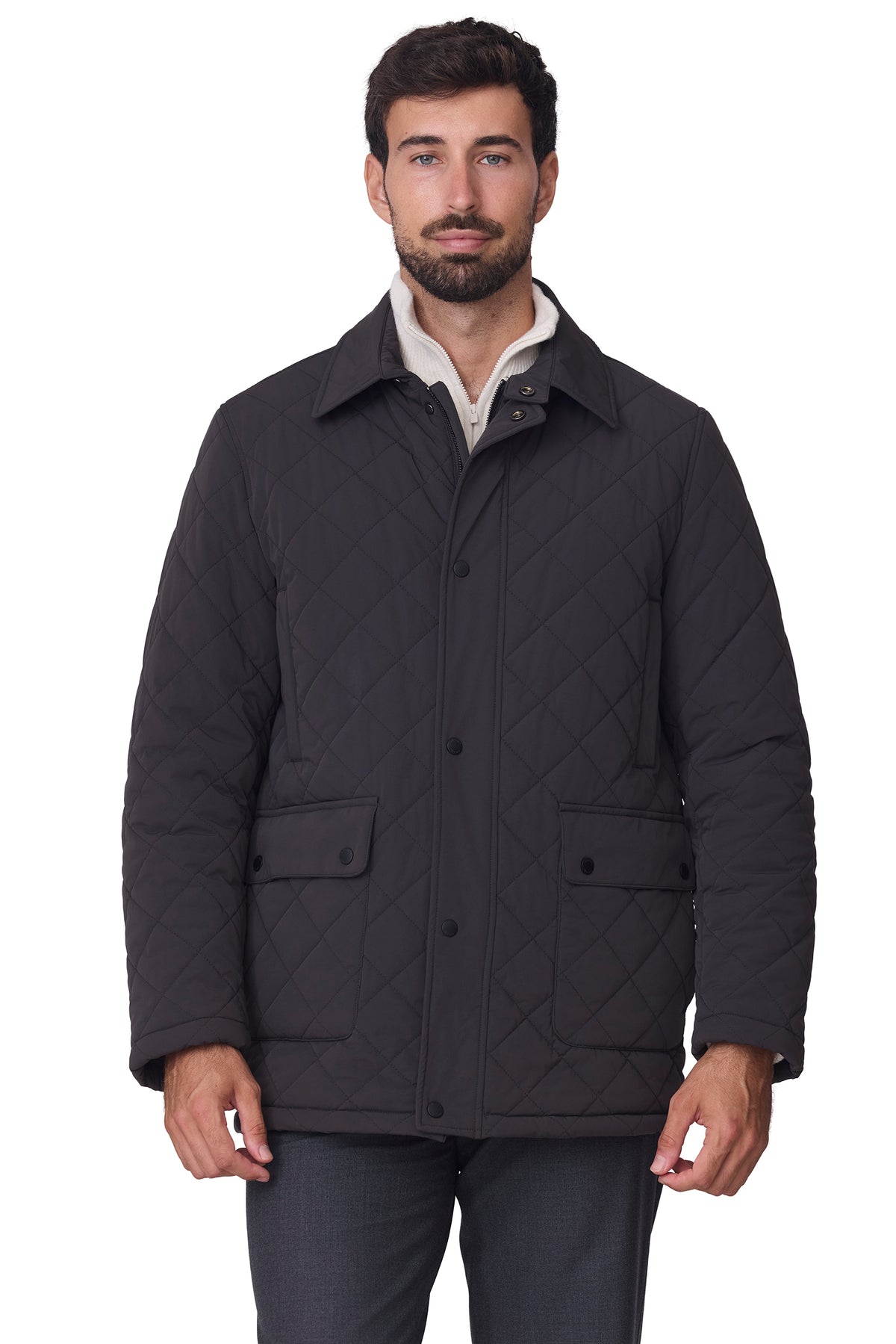 Parka ligera acolchada cuello camisero marrón, vista cerrada cuerpo