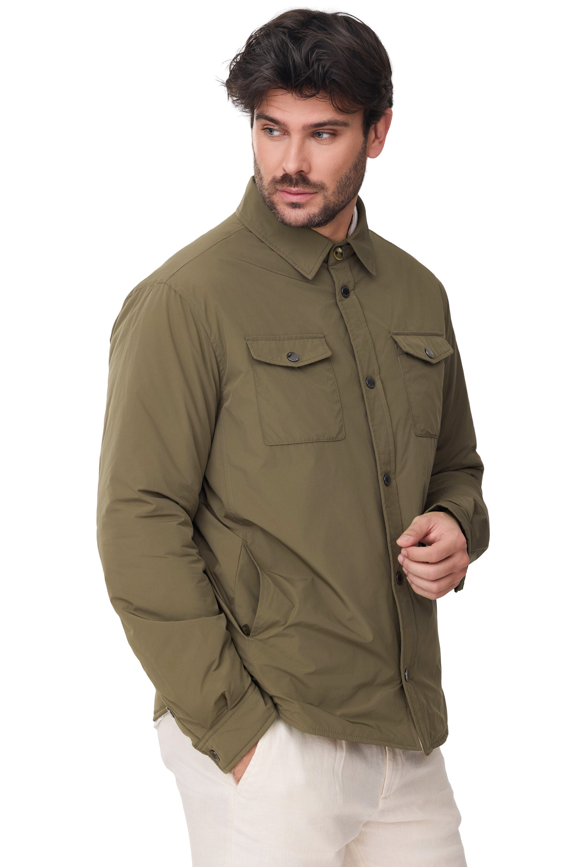 Sobrecamisa Gonzalo primavera para hombre verde con bolsillo detalle cerrada
