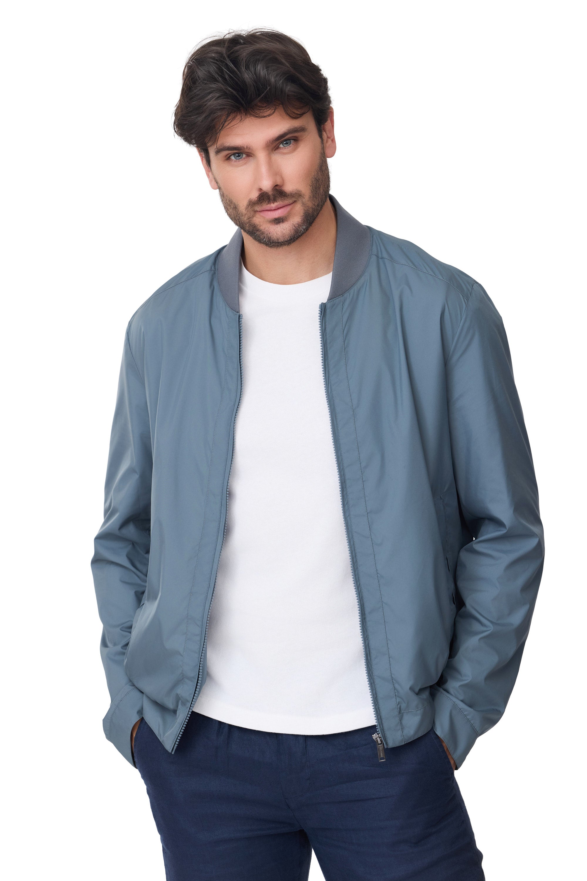 Cazadora Miguel para hombre azul claro con cremallera frontal detalle punto cuello