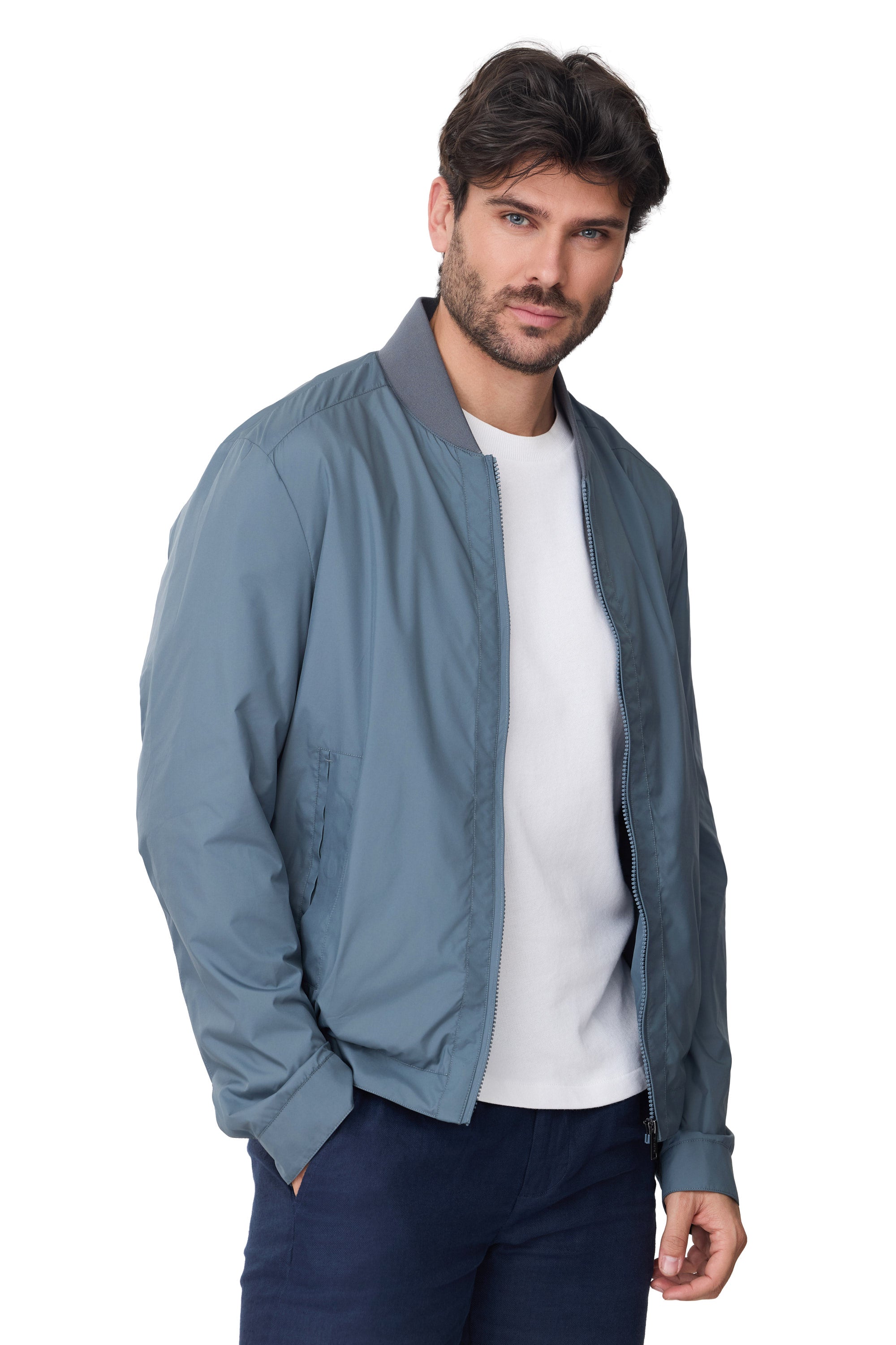 Cazadora Miguel para hombre azul claro con cremallera frontal detalle abierta